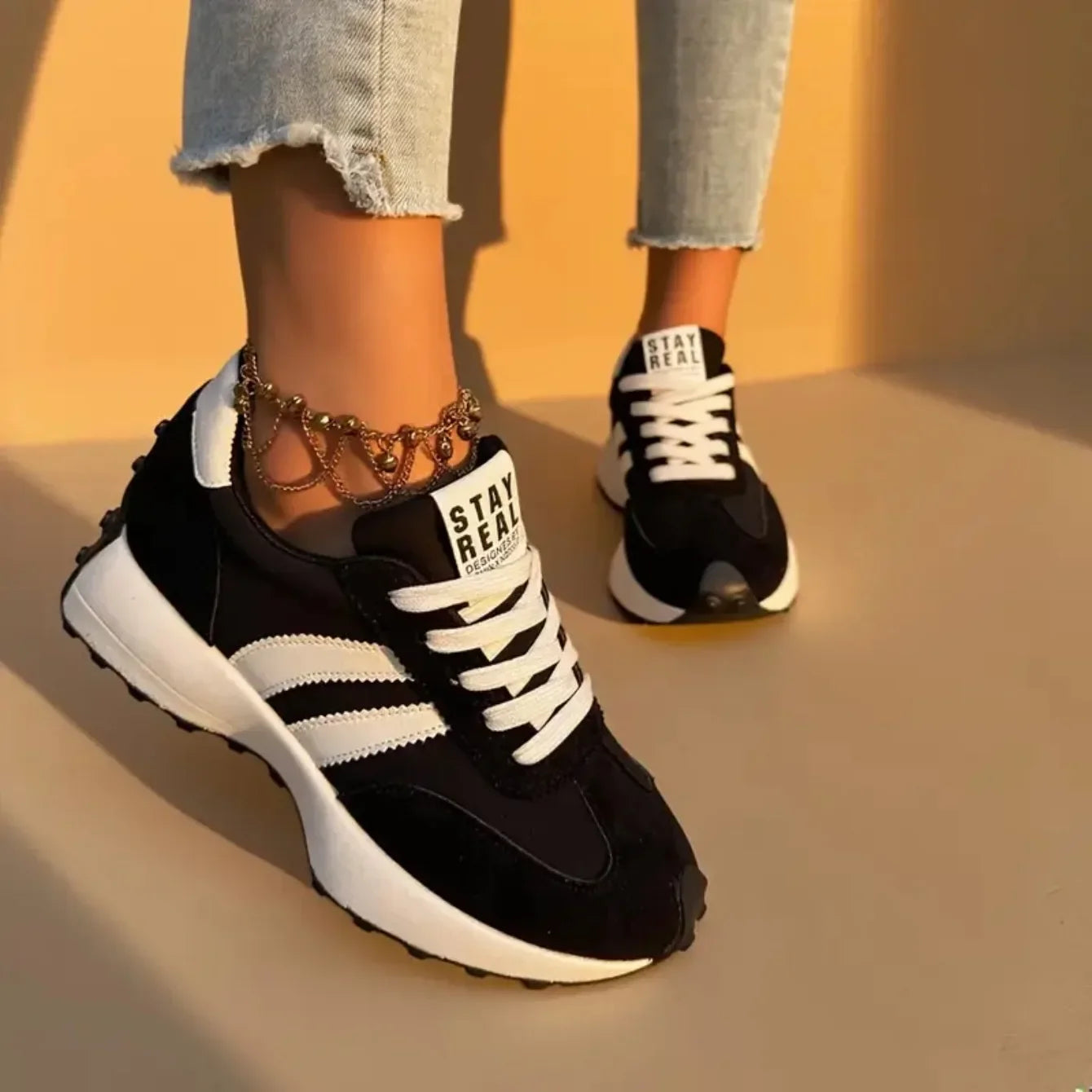Revora™ Sneakers with Retro Design and All-Day Comfort