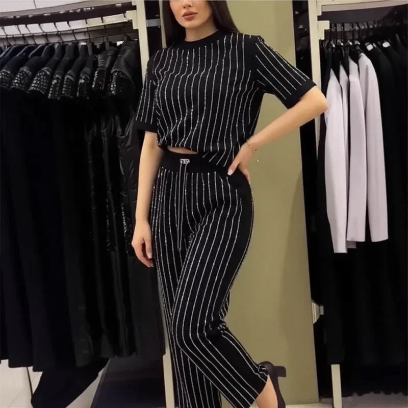 Night Line™ Set with Shiny Vertical Stripes, Slightly Cropped Blouse, and Wide-Leg Pants / The Confidence of a Strong, Feminine, and Irresistible Look!