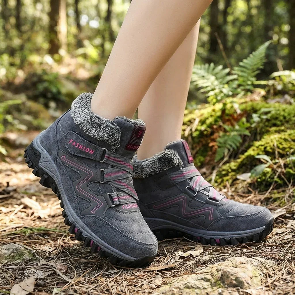 Unisex UrbanFrost™ Boots with Padded Lining and Treaded Sole