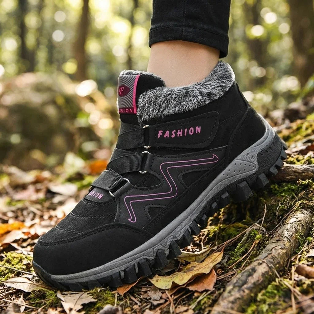Unisex UrbanFrost™ Boots with Padded Lining and Treaded Sole