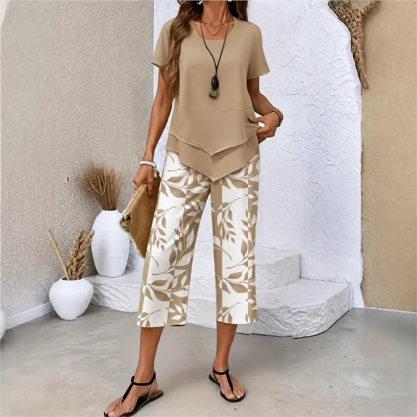 Native™ Set with Layered Top and Printed Capri Pants