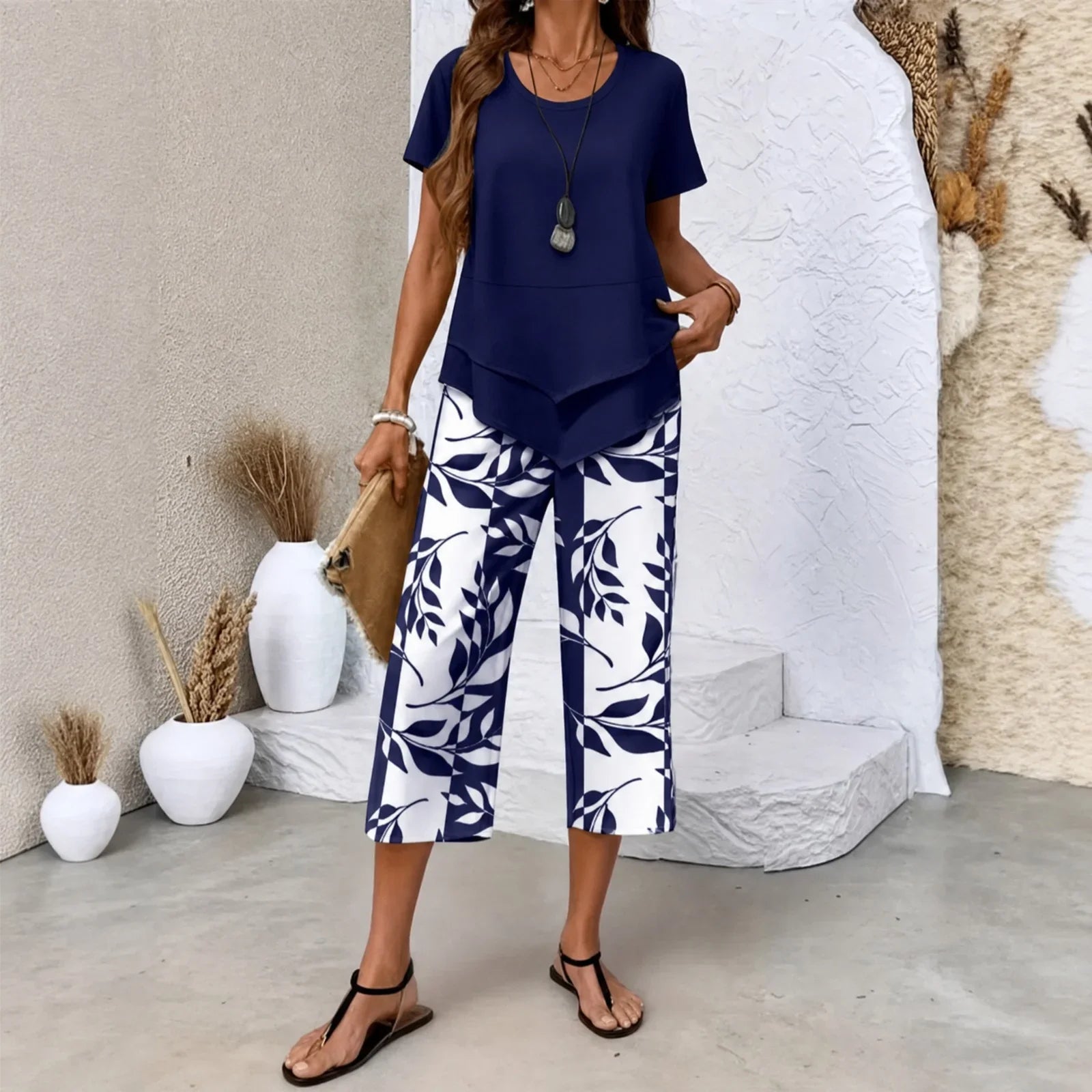 Native™ Set with Layered Top and Printed Capri Pants