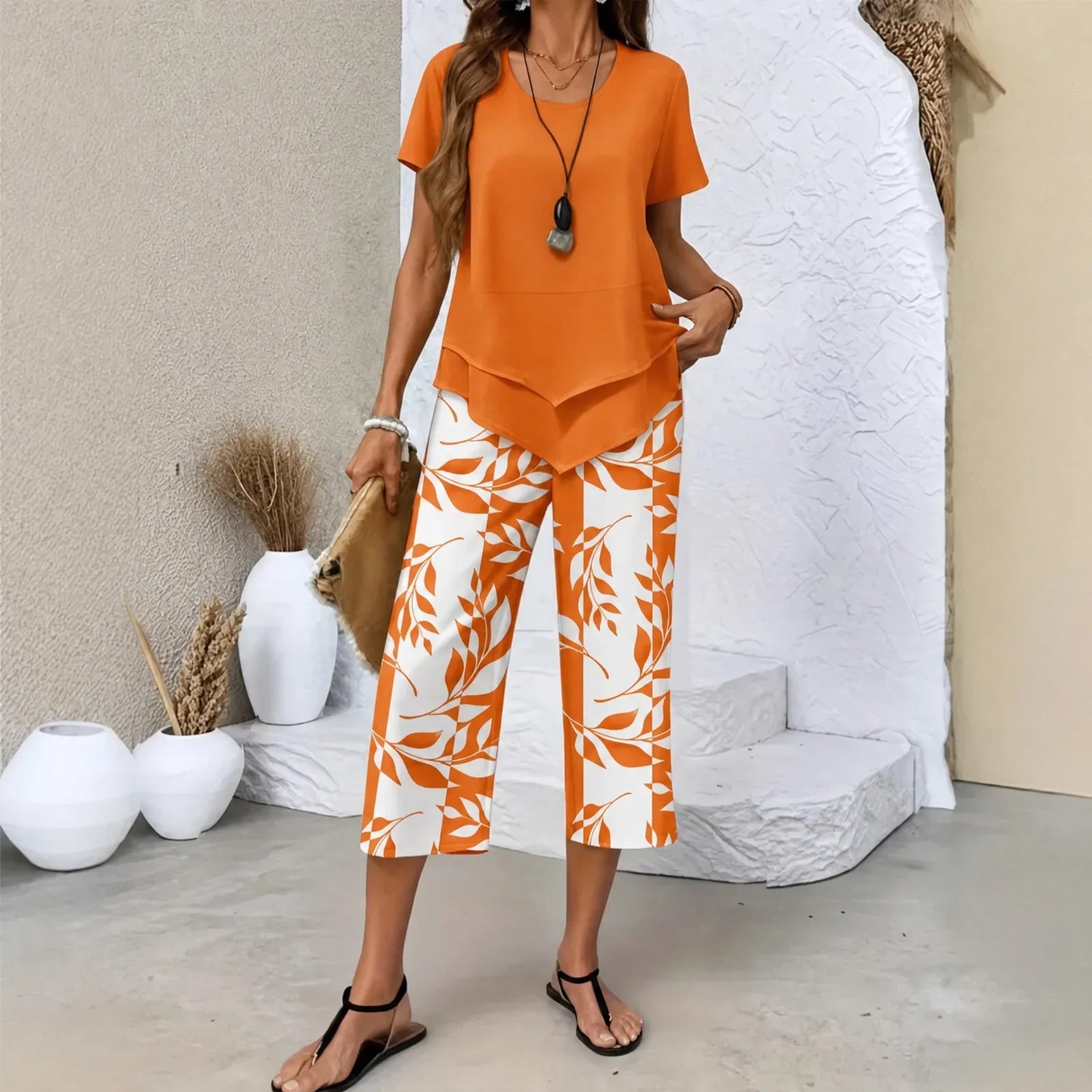 Native™ Set with Layered Top and Printed Capri Pants