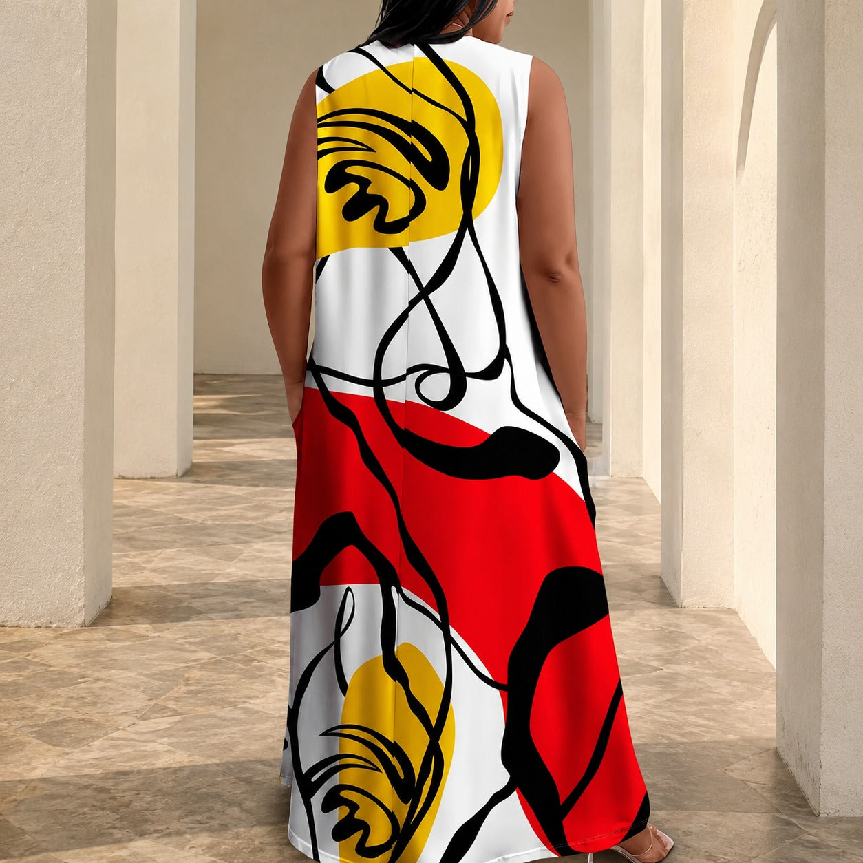 Dress Solenne™ with Abstract Print, Sleeveless Cut and Flowy Drape