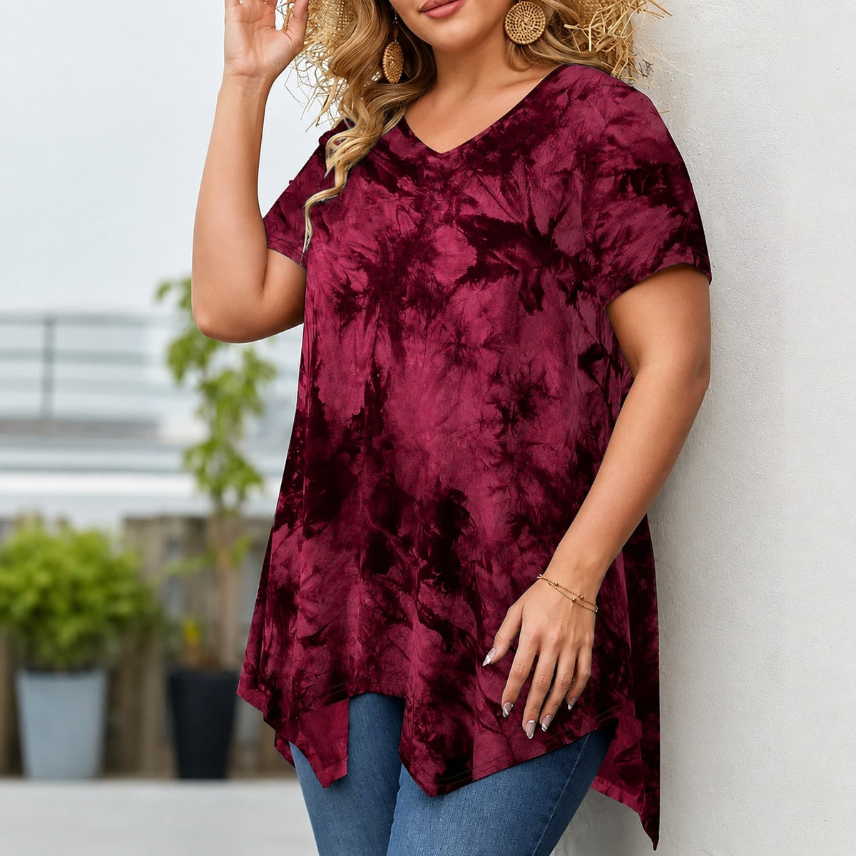 Blouse Estelle™ with Abstract Print and Asymmetric Hem