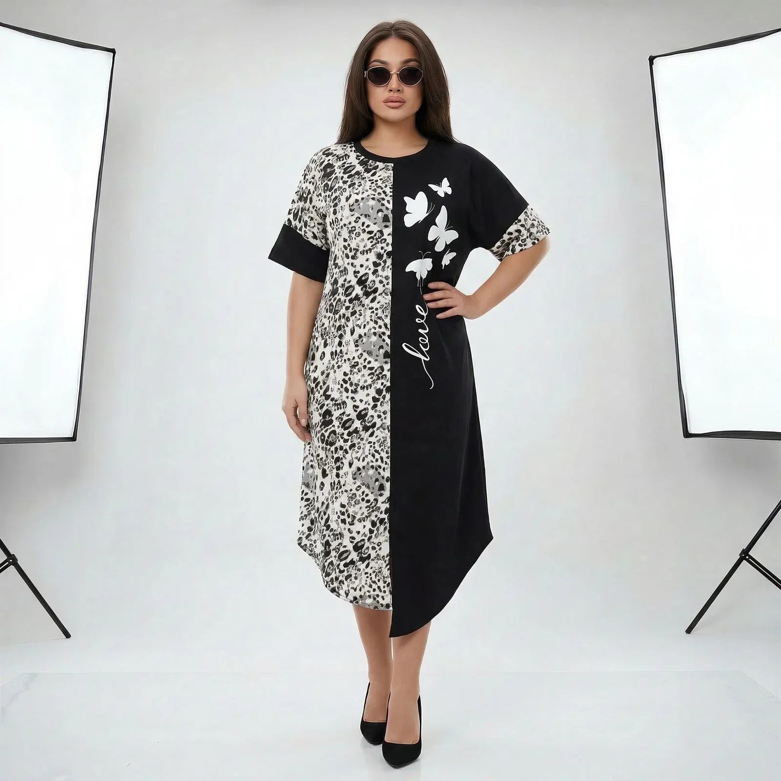 Lille™ Dress in Lightweight Viscose with Animal Print Details