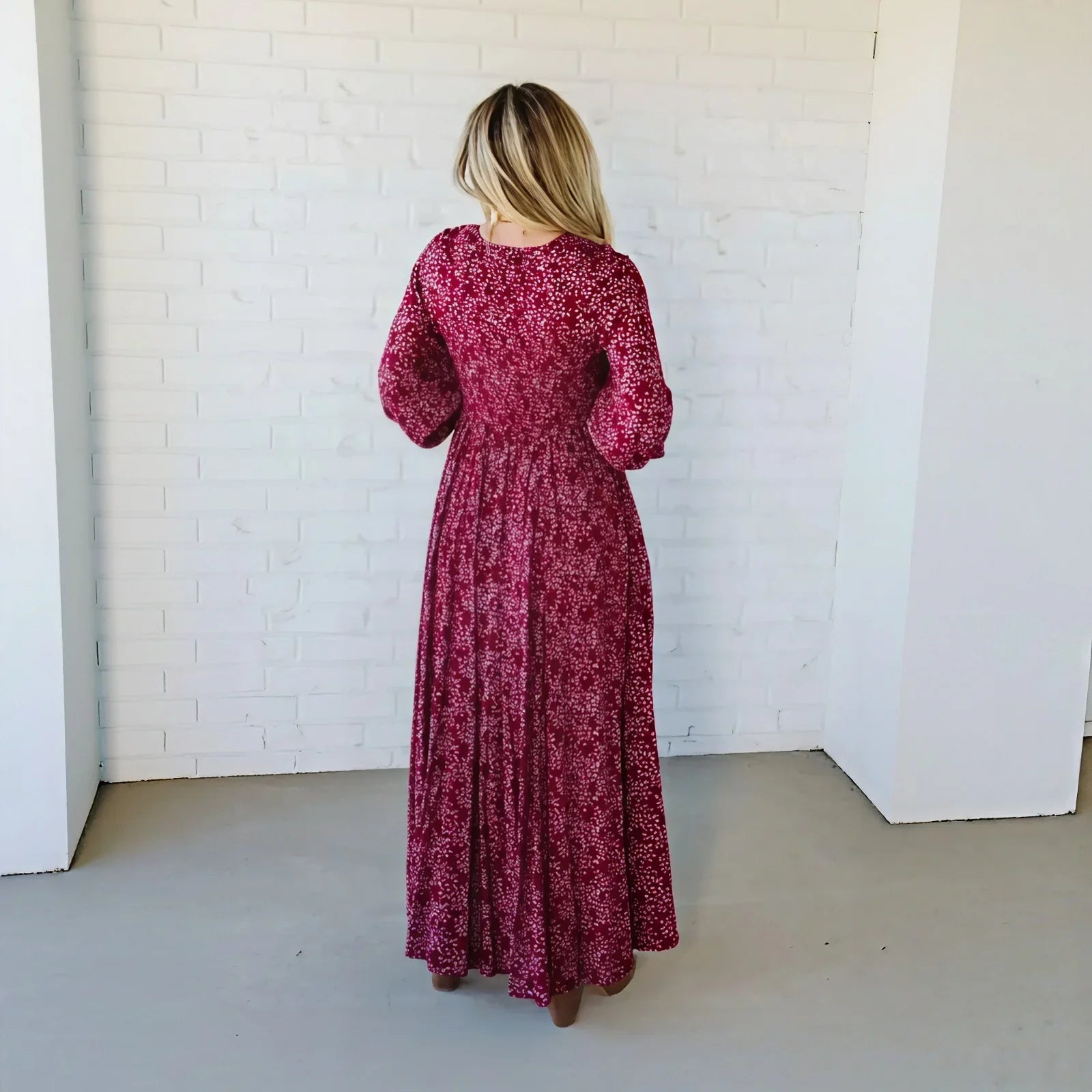 Avelline™ Dress with an Elegant Print and Flowing Silhouette