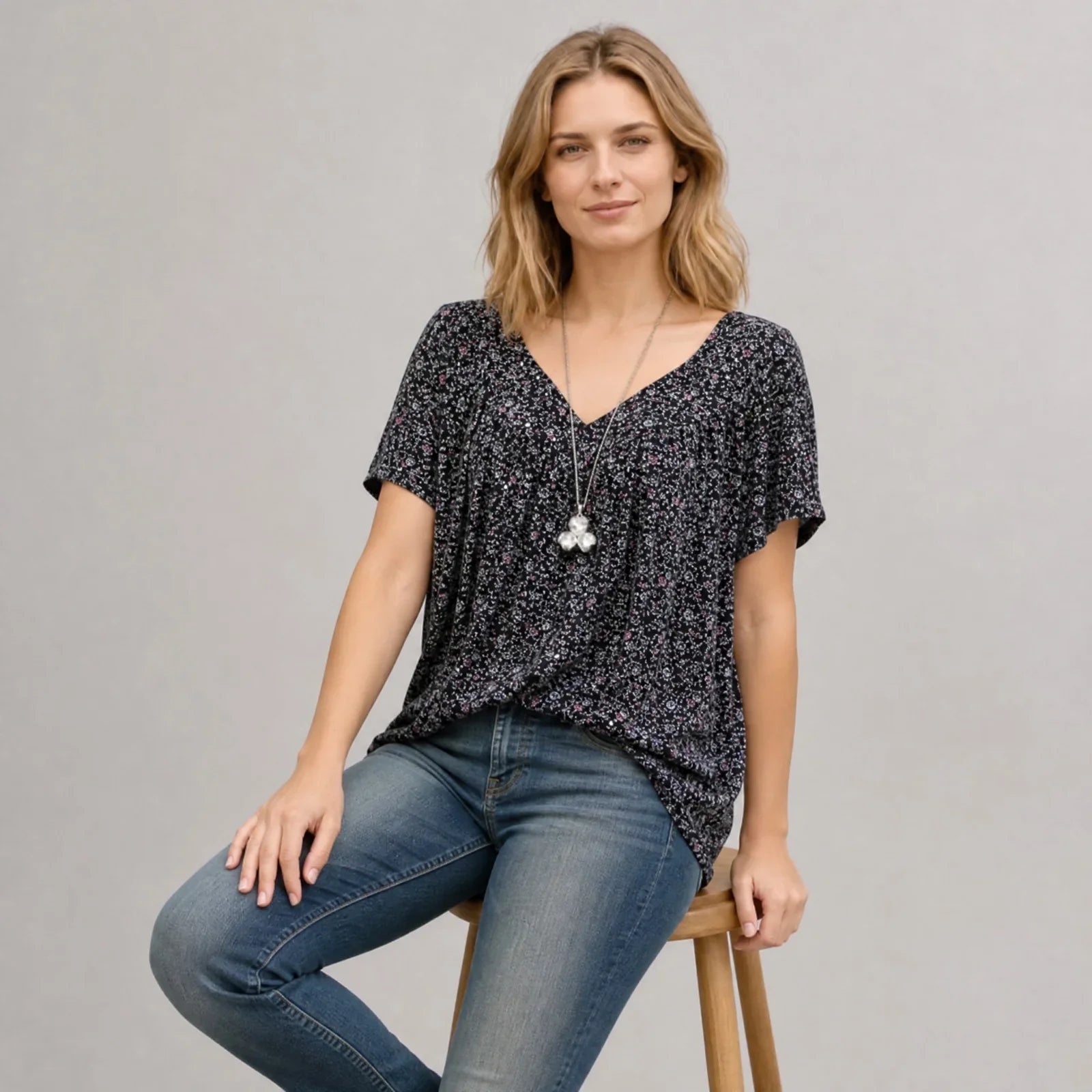 Lisbon™ Blouse in Premium Viscose with V-Neck