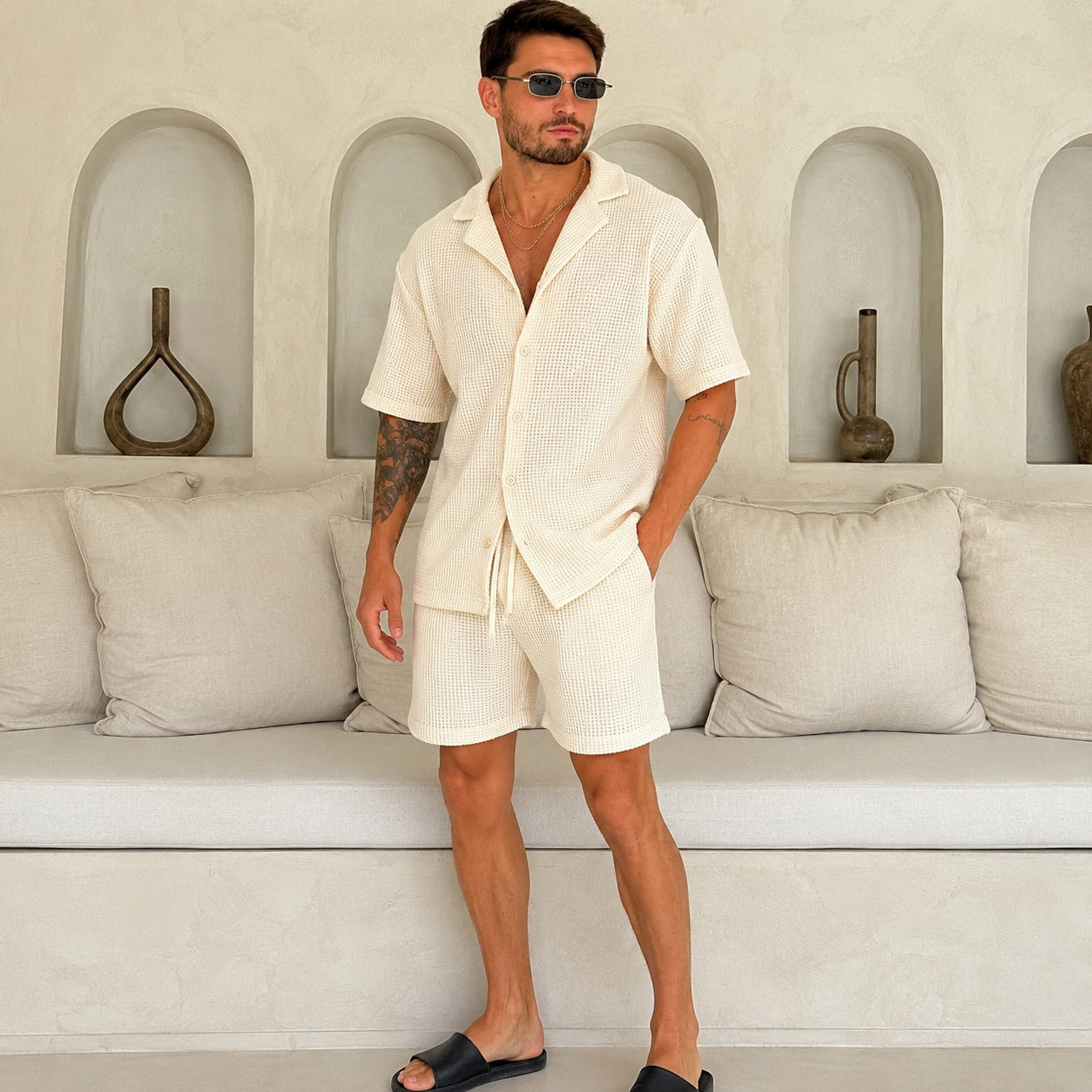Set Hampton™ with Resort Shirt and Relaxed Textured Shorts / A refined casual set for travel and weekends