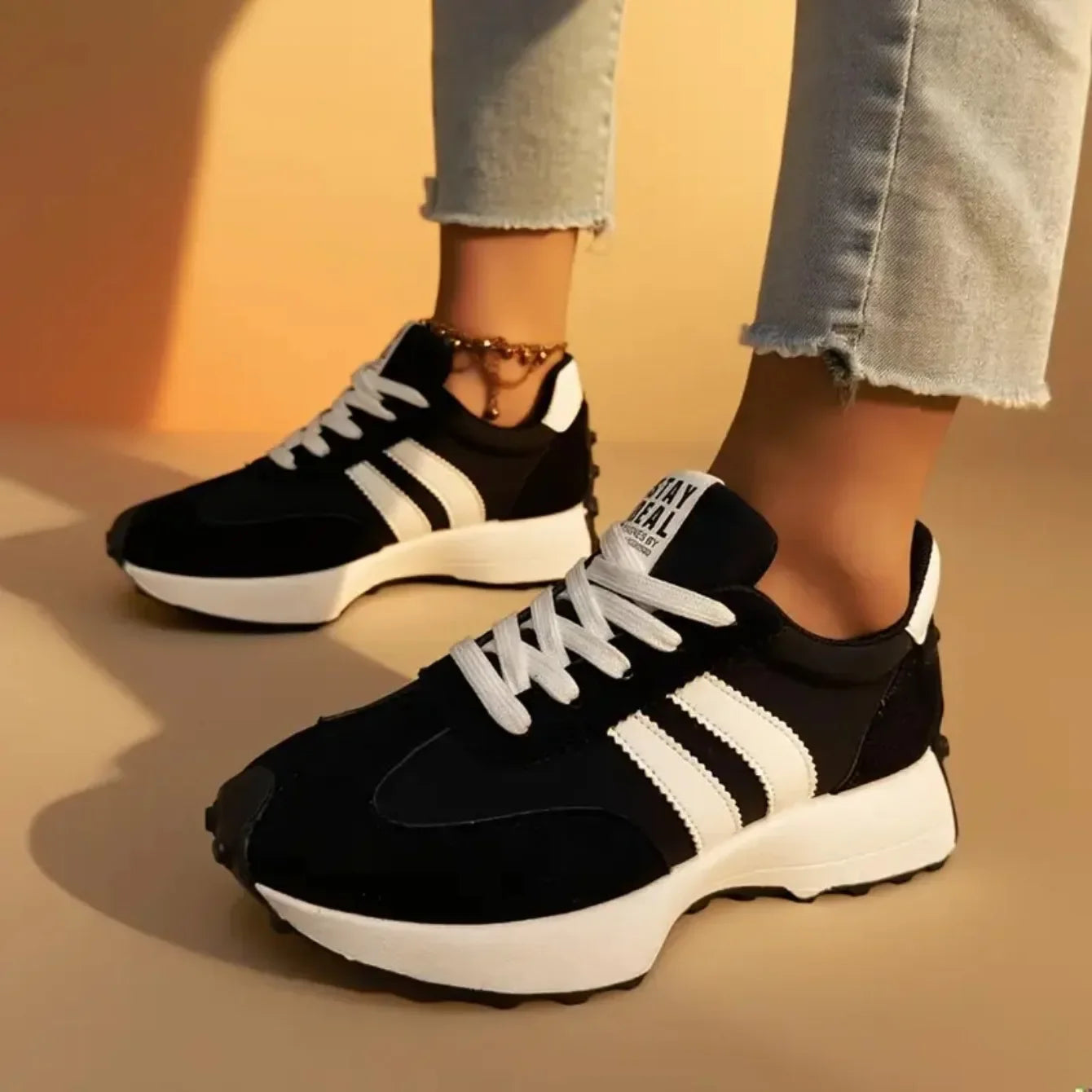 Revora™ Sneakers with Retro Design and All-Day Comfort