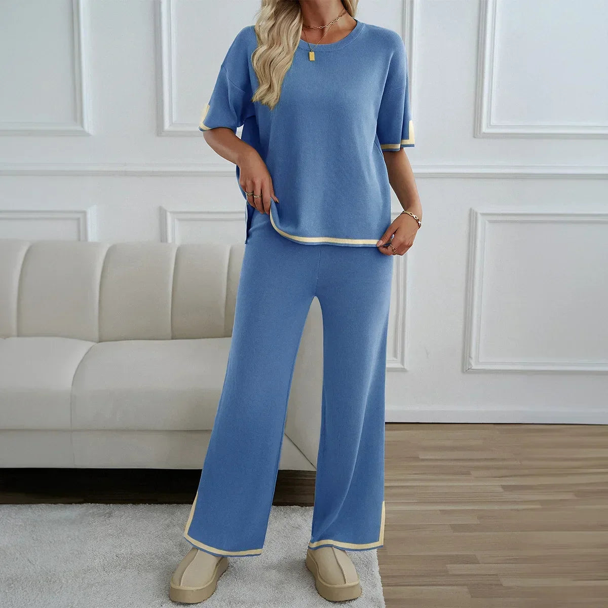 Classy™ Set in Premium Knit with Contrasting Details / For Those Who Value Comfort with a Refined Touch!