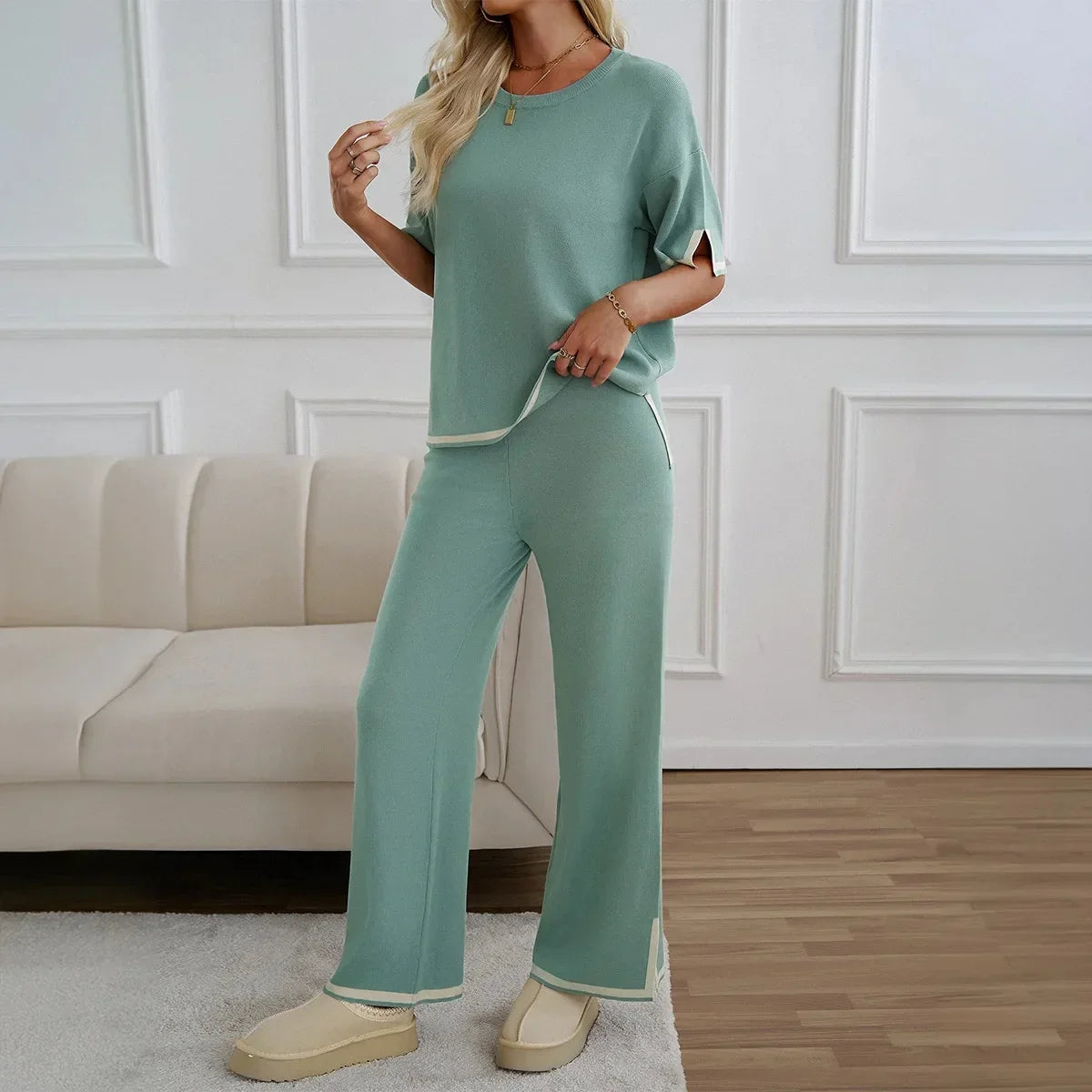 Classy™ Set in Premium Knit with Contrasting Details / For Those Who Value Comfort with a Refined Touch!