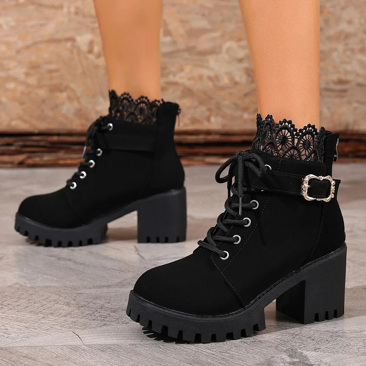 Victoria Urban™ Boot with Elegant Lace and British Design
