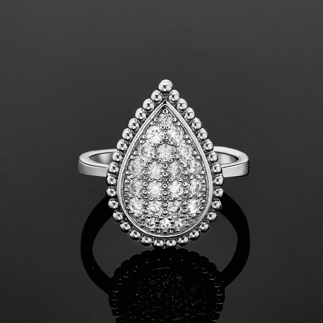 Majestia™ 4-Piece Set / Royal Brilliance for Every Celebration