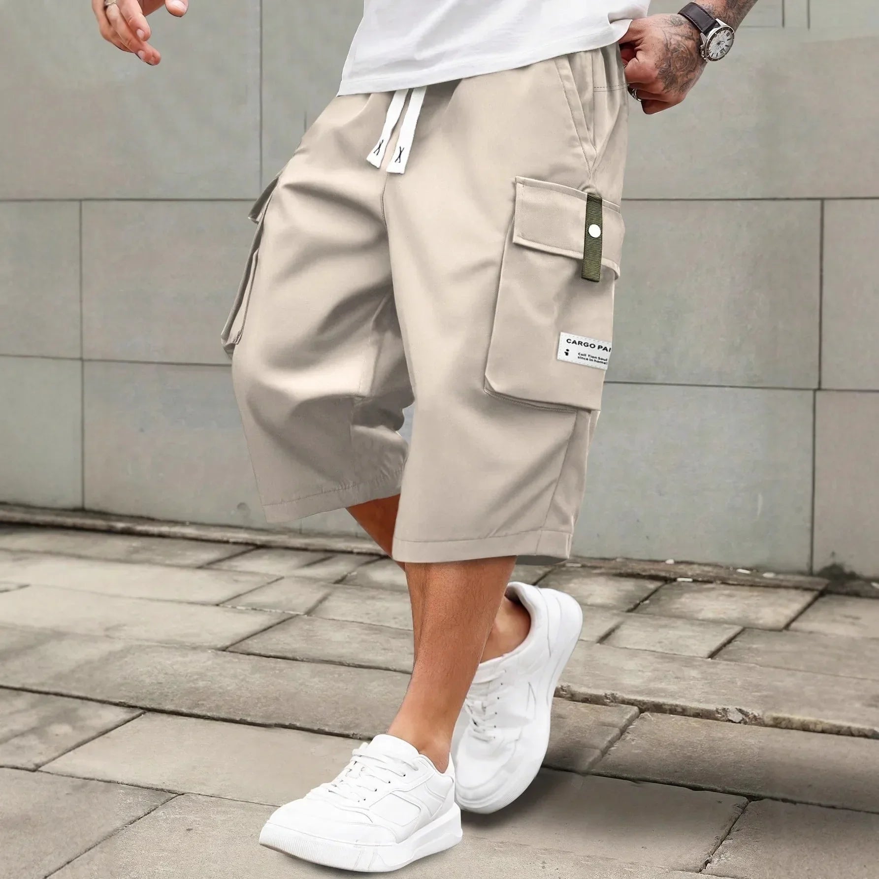 Chicago™ Cargo Shorts with a Comfortable Fit and an Extended Length