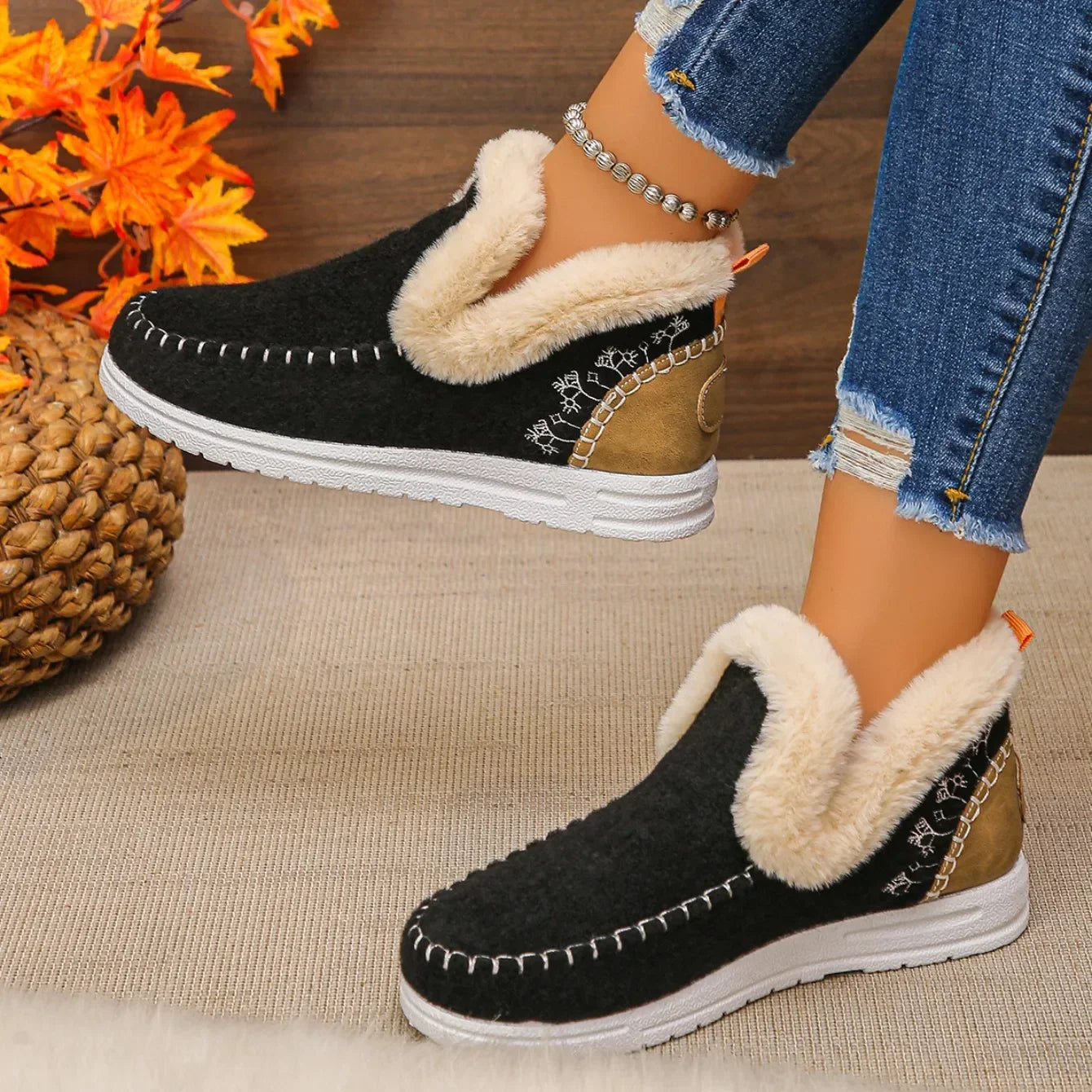 WinterEase™ Sneakers with Handcrafted Finish and Soft Plush Interior / Premium Comfort with Modern Design!