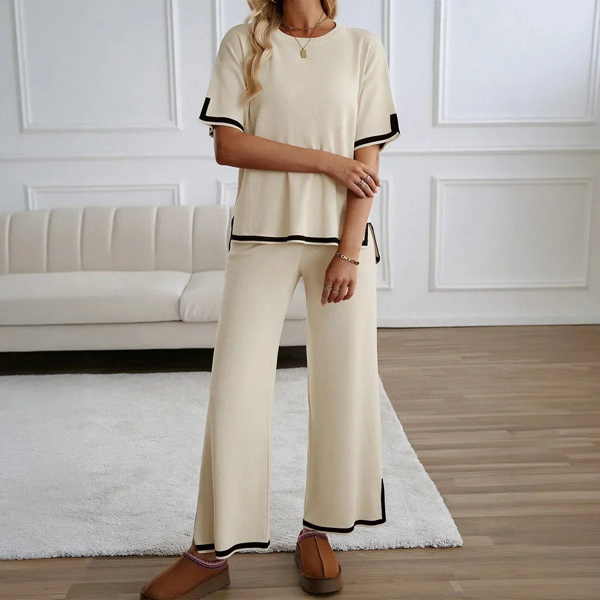 Classy™ Set in Premium Knit with Contrasting Details / For Those Who Value Comfort with a Refined Touch!
