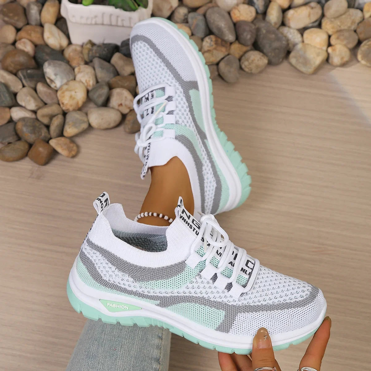 Movelle™ Sneakers with Extreme Lightness and Breathable Comfort