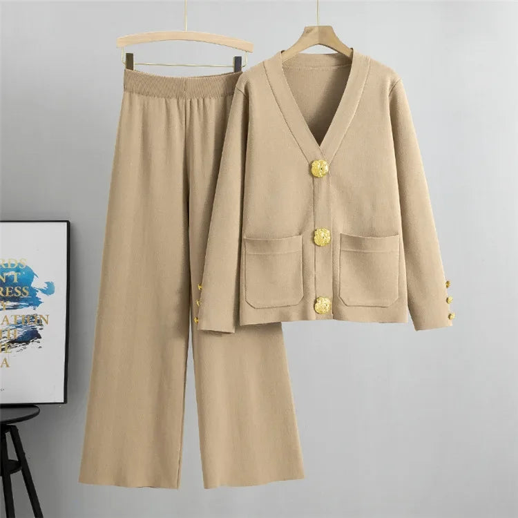 Altesse™ Set With Gold Buttons and Wide-Leg Pants