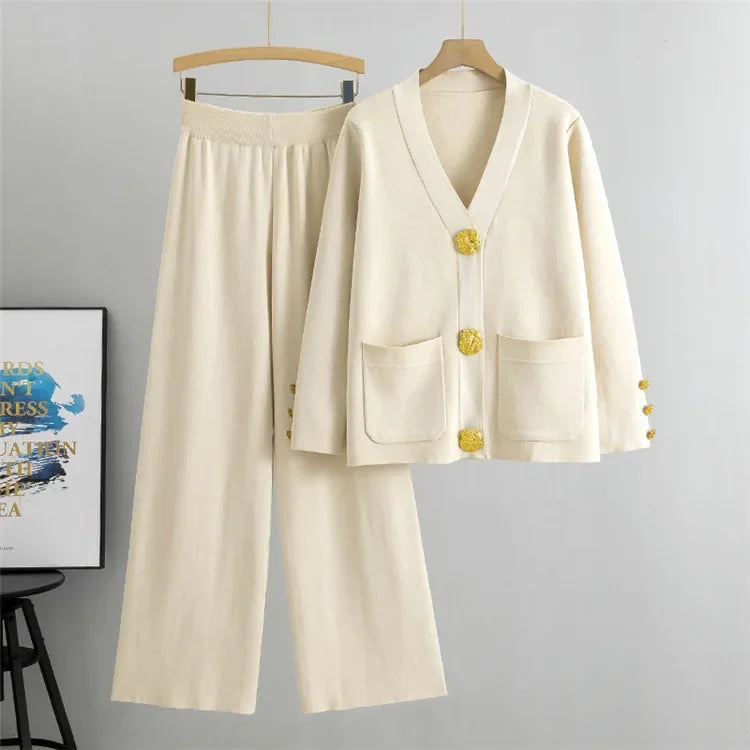 Altesse™ Set With Gold Buttons and Wide-Leg Pants