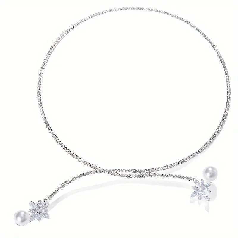 Elegant Necklace with Pearl Blossom Pendant / Vintage Radiance for Timeless Moments