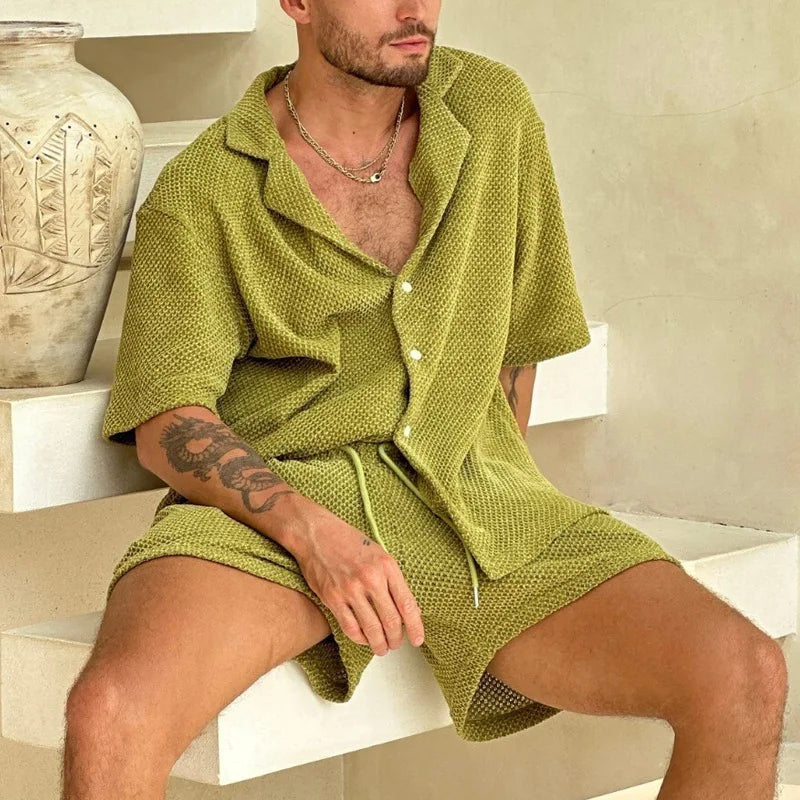 Set Hampton™ with Resort Shirt and Relaxed Textured Shorts / A refined casual set for travel and weekends