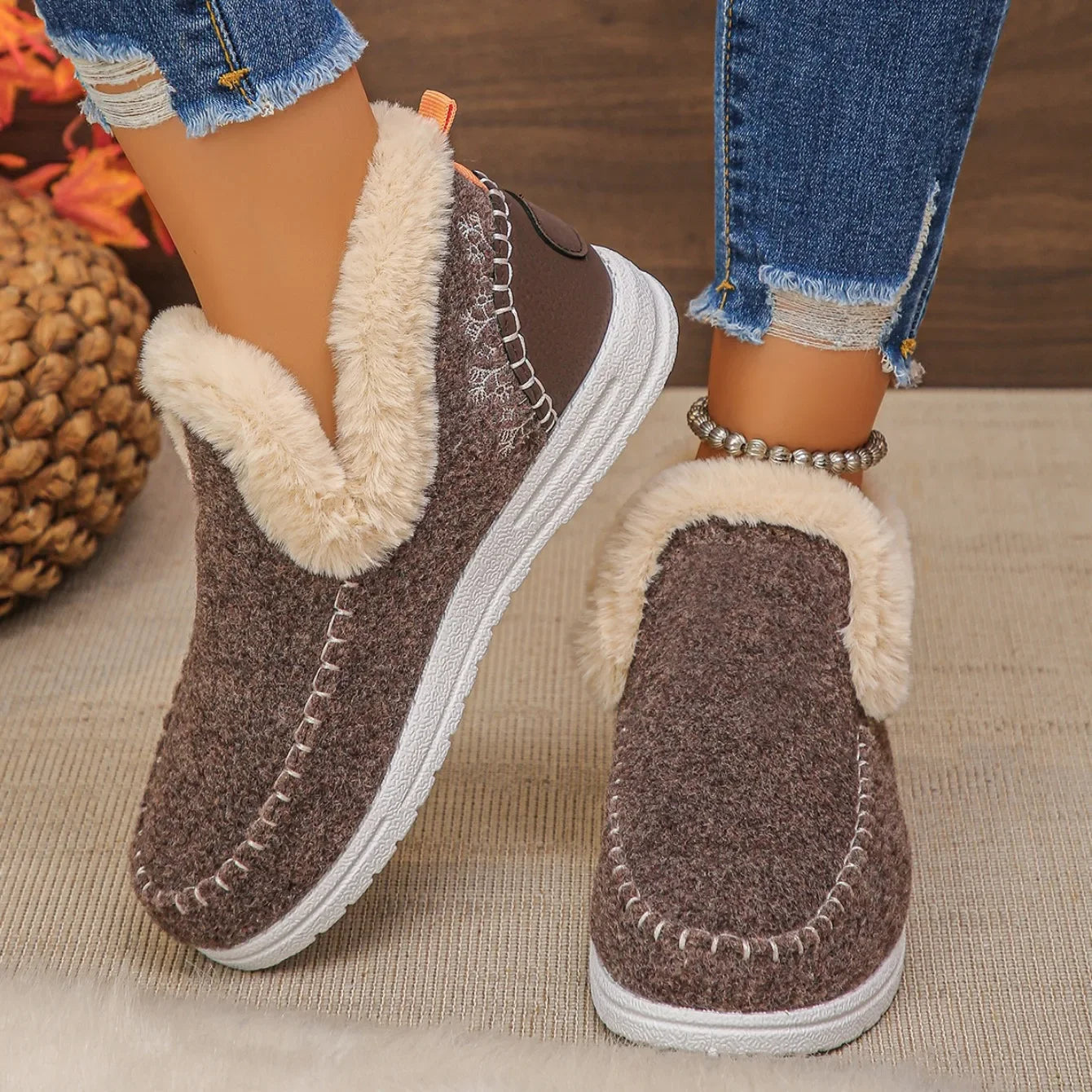 WinterEase™ Sneakers with Handcrafted Finish and Soft Plush Interior / Premium Comfort with Modern Design!