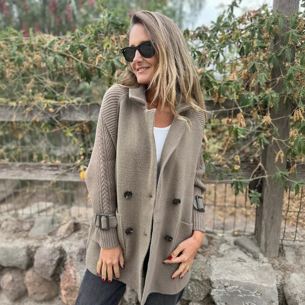 FrostLine Elegance™ Premium Brushed Wool Coat with Ribbed Sleeves and Elegant Buckles / The Perfect Balance Between Modernity, Comfort, and Timeless Style!