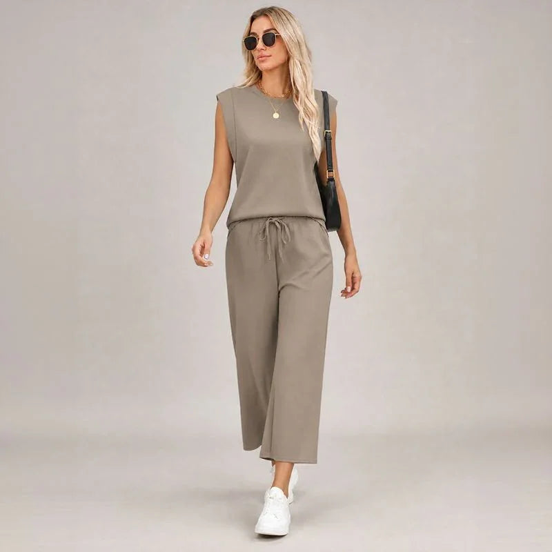 Aya™ Set Structured Shoulder Tank and Cropped Drawstring Pants