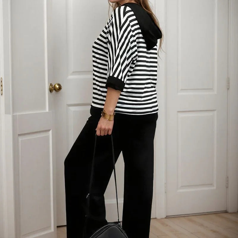 Marine™ Set with Striped Sweatshirt and Loose Sweatpants with a Silky Feel / The Look that Combines Elegance, Comfort, and Urban Style!