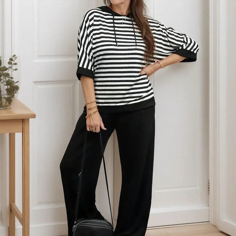 Marine™ Set with Striped Sweatshirt and Loose Sweatpants with a Silky Feel / The Look that Combines Elegance, Comfort, and Urban Style!