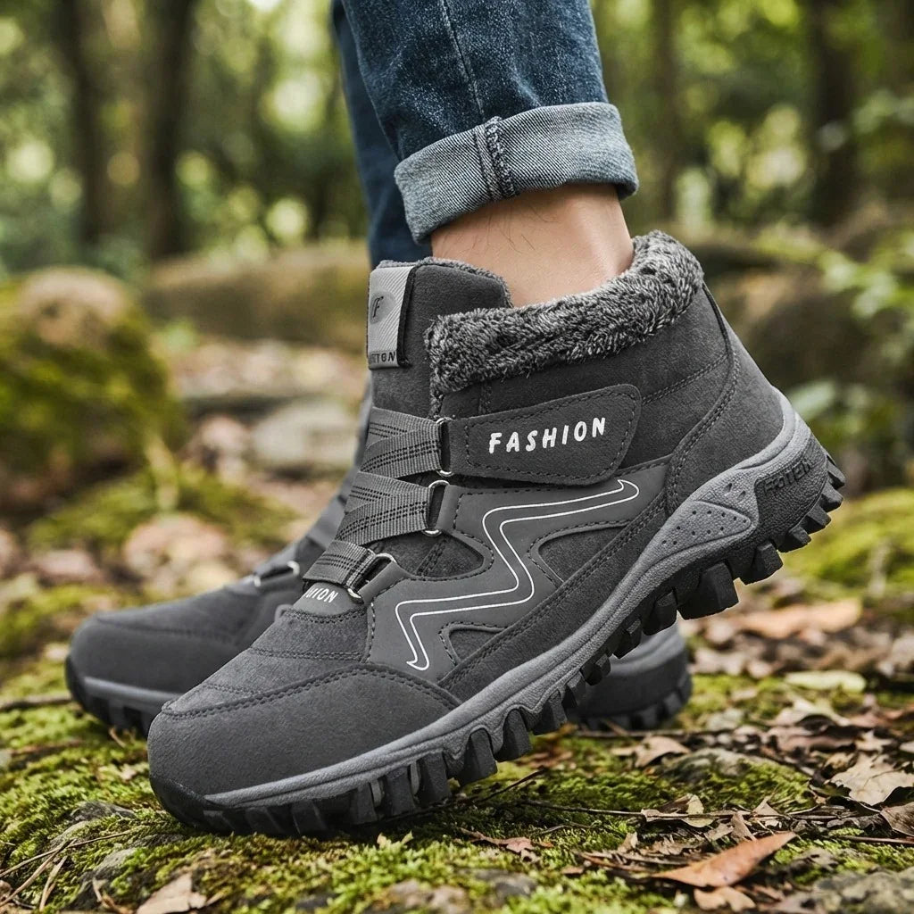 Unisex UrbanFrost™ Boots with Padded Lining and Treaded Sole