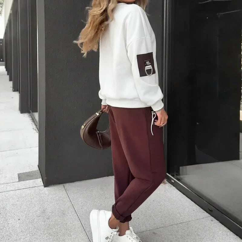 Havana™ Set with V-Neck Top and a Modern Look