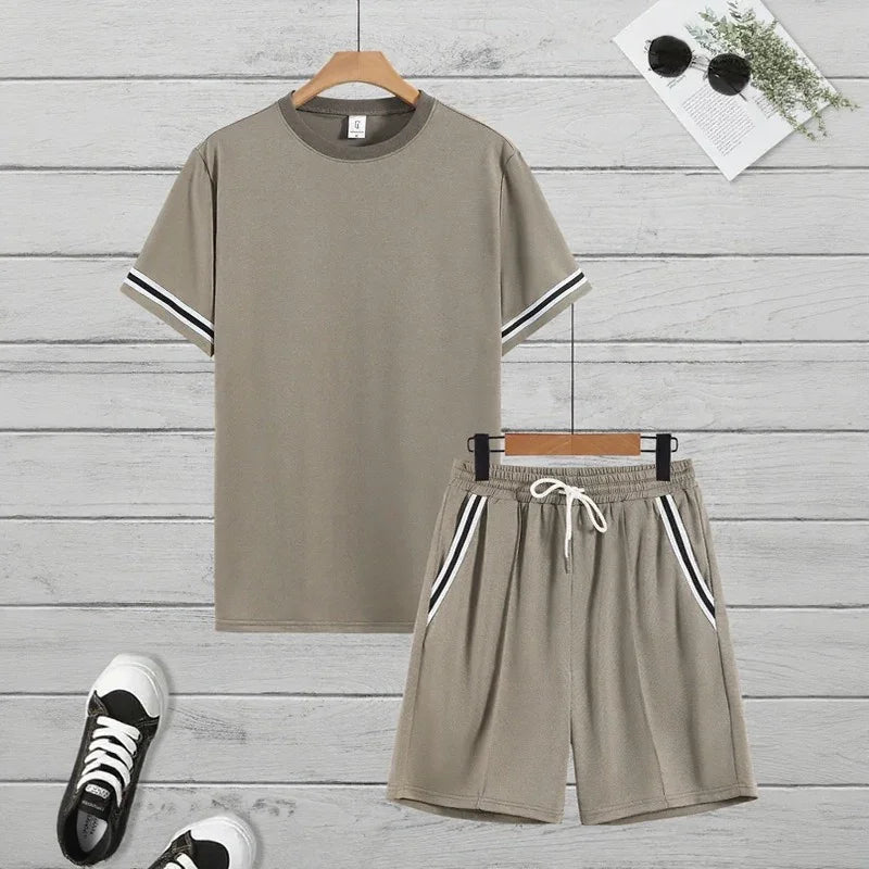 Nexor™ Set with Contrasting Details and a Casual, Sporty Style