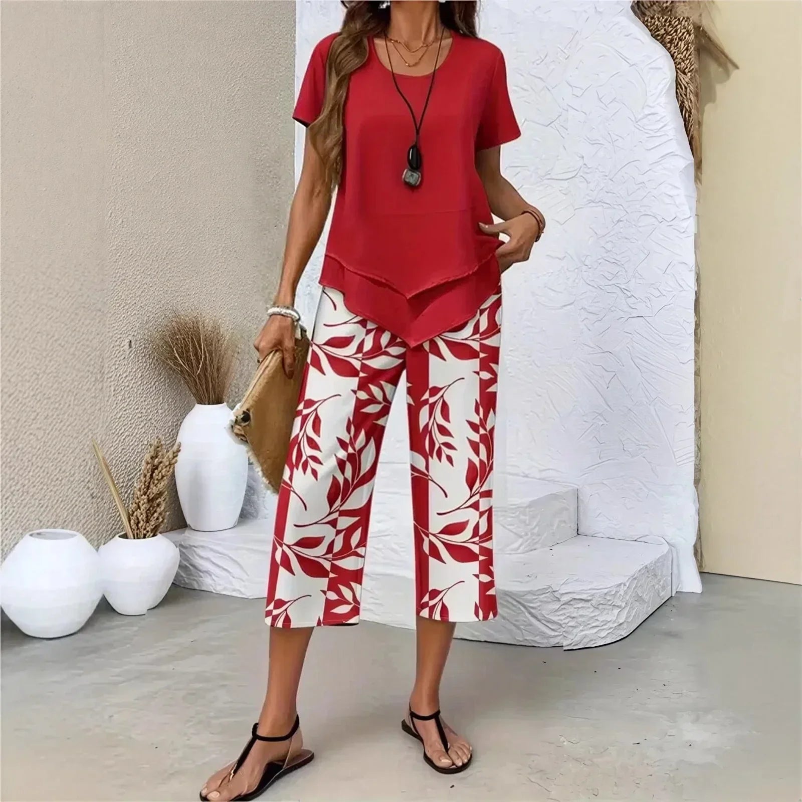 Native™ Set with Layered Top and Printed Capri Pants
