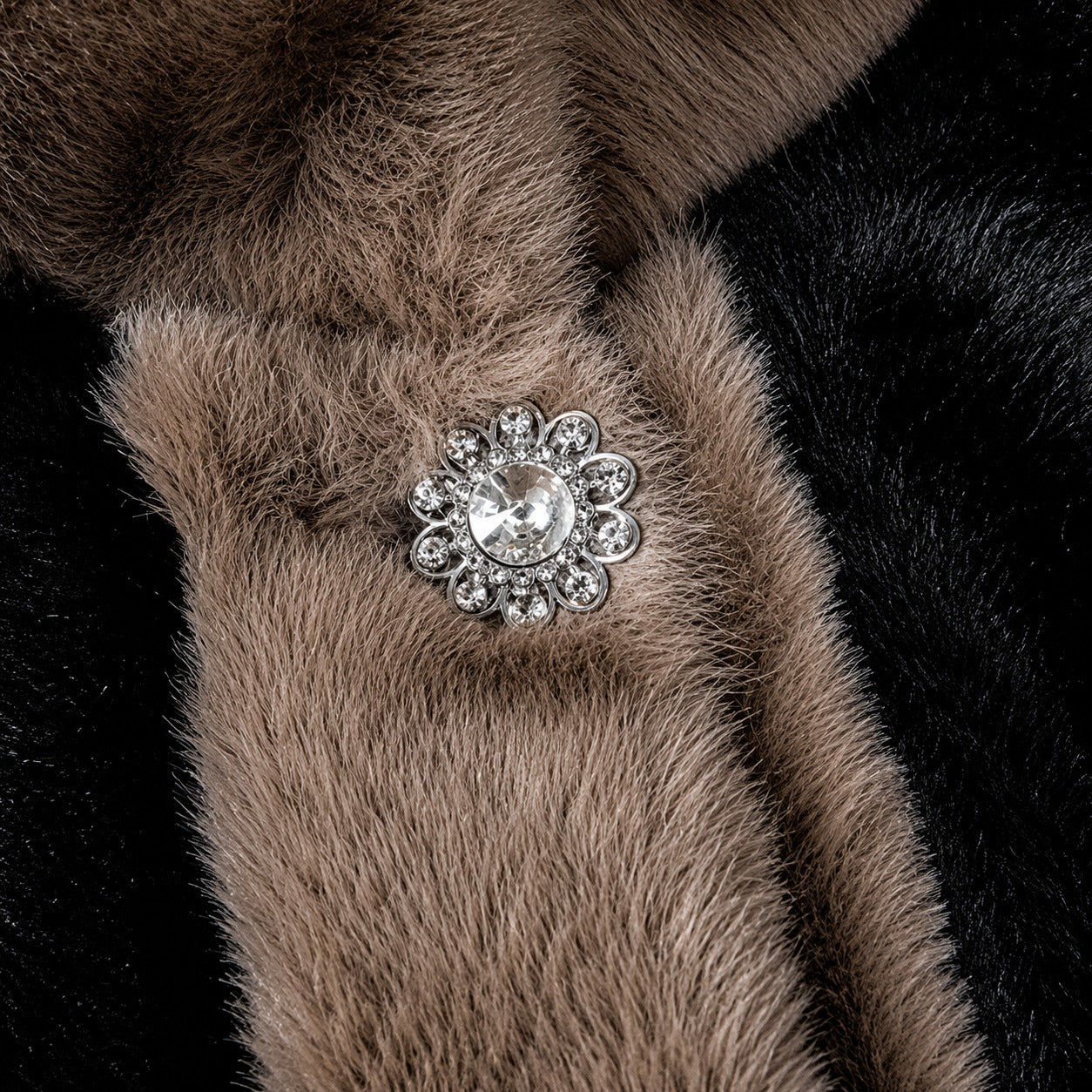 Saint Moritz™ Luxury Faux Velvet Coat for Elegant Winter Comfort