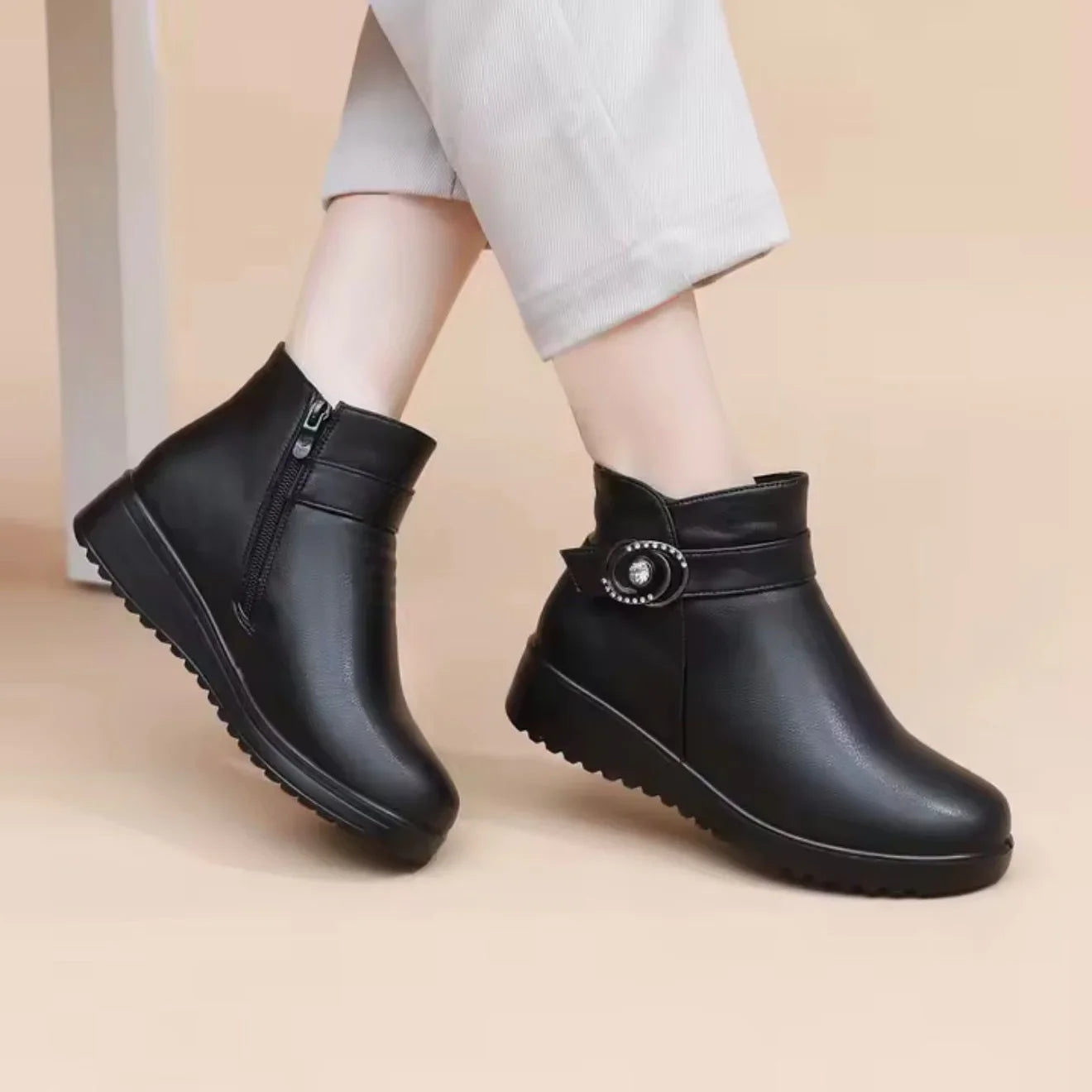 Panadora™ Women's Boot with Thermal Lining and Non-Slip Orthopedic Sole!