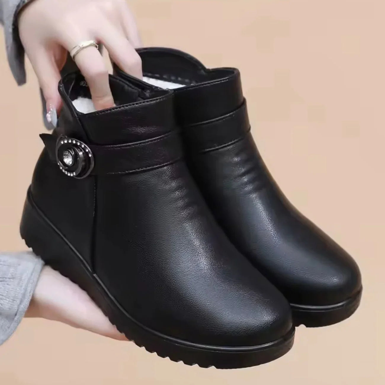Panadora™ Women's Boot with Thermal Lining and Non-Slip Orthopedic Sole!