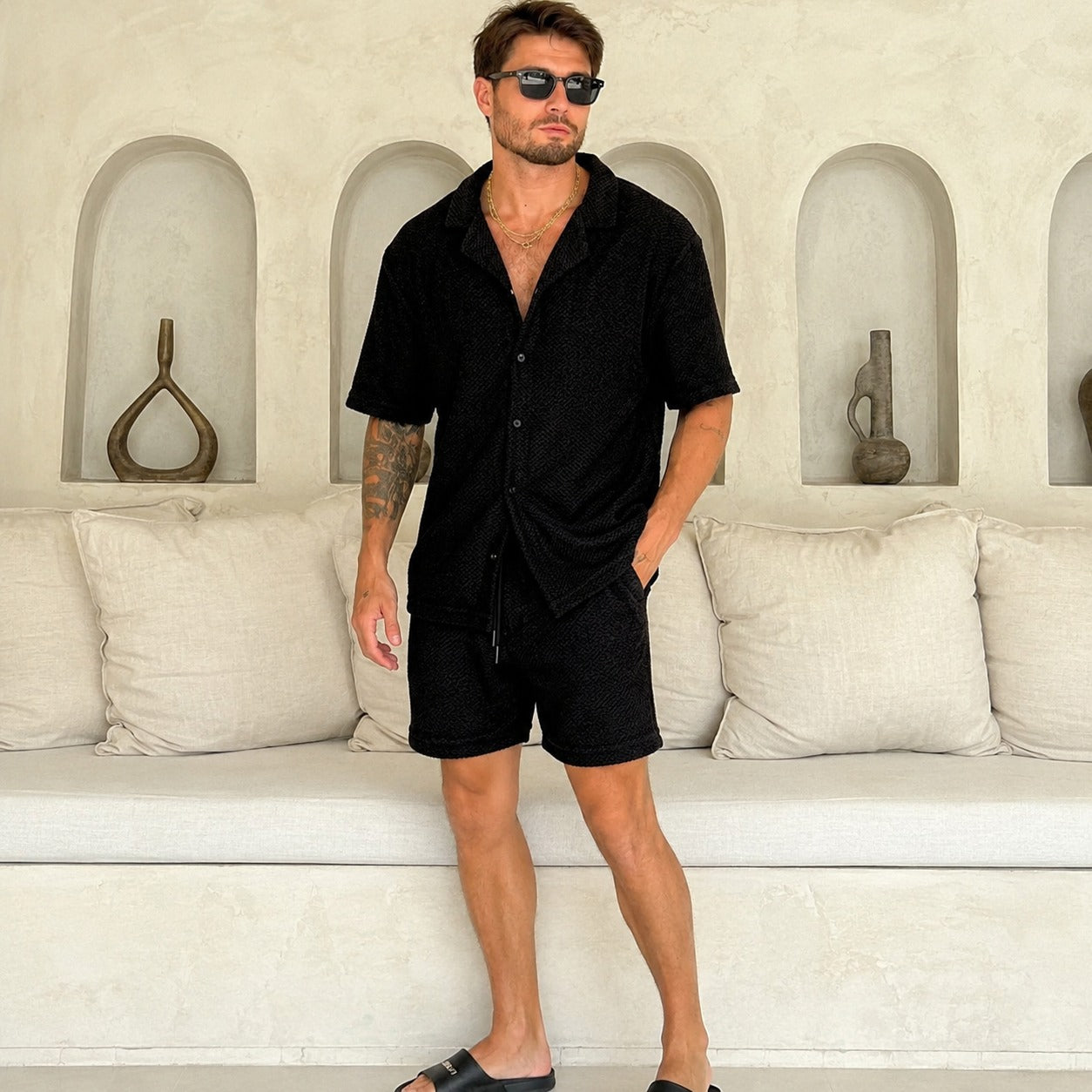 Set Hampton™ with Resort Shirt and Relaxed Textured Shorts / A refined casual set for travel and weekends
