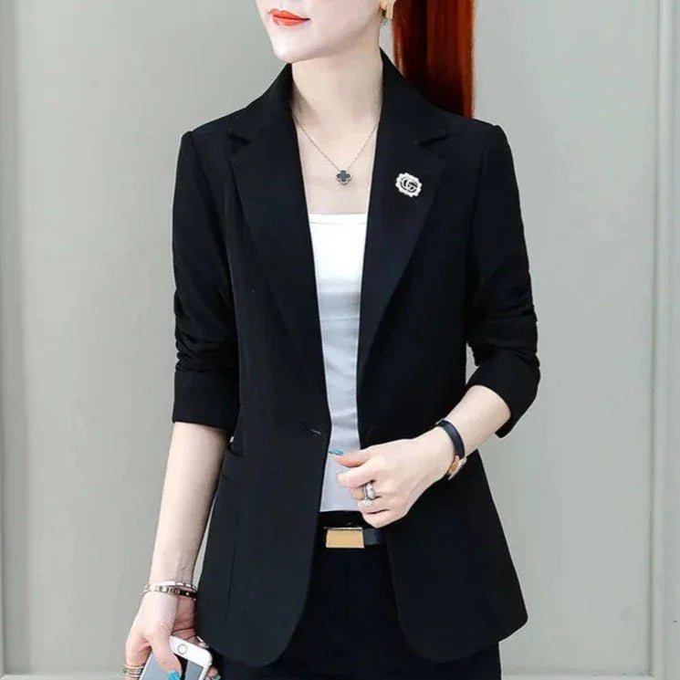 Women’s Lightweight Casual Blazer with Brooch – Elegant Style and Everyday Comfort